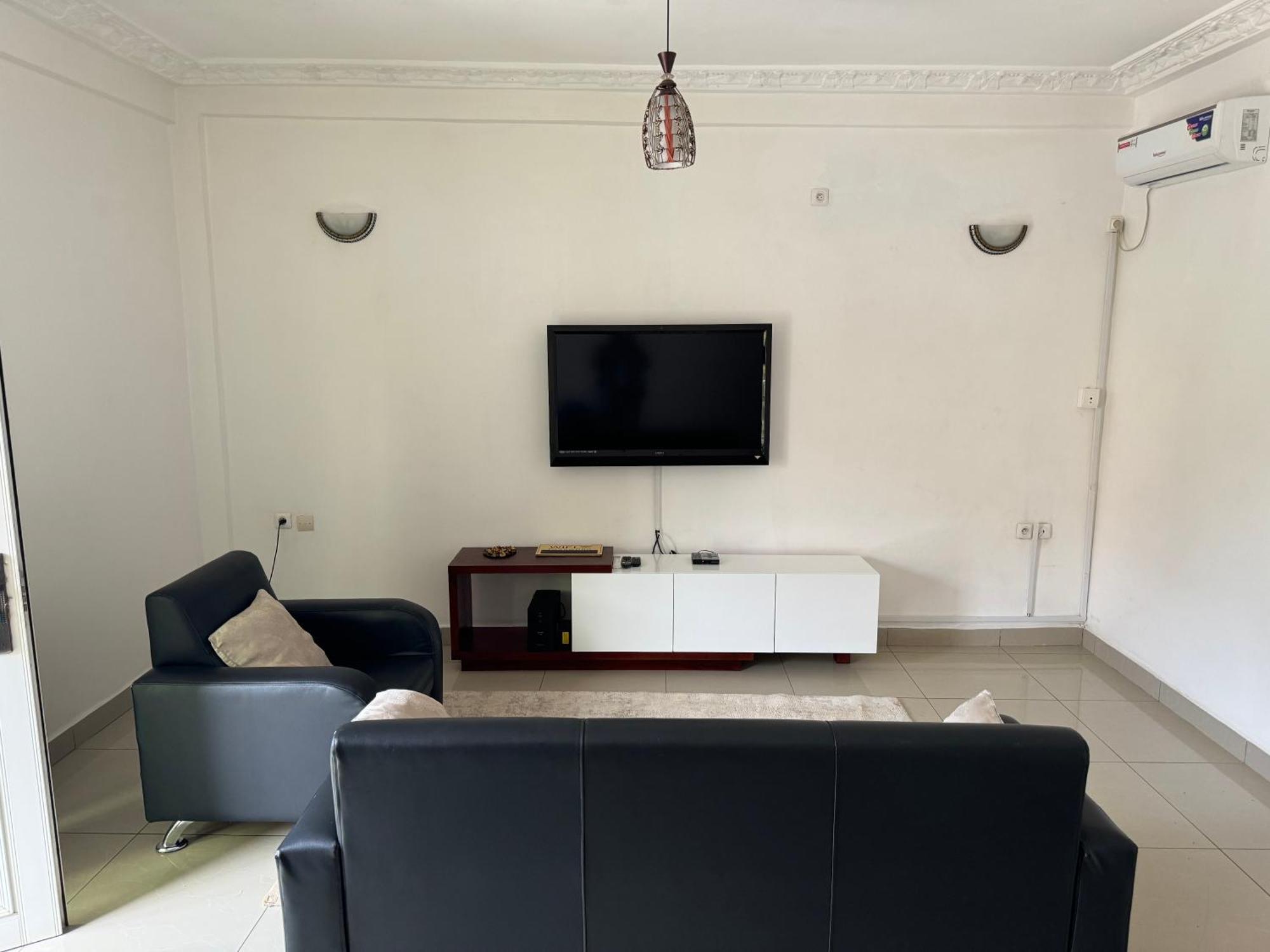 Appartements Modernes, Wifi, Tv - Yaounde, Omnisports Εξωτερικό φωτογραφία