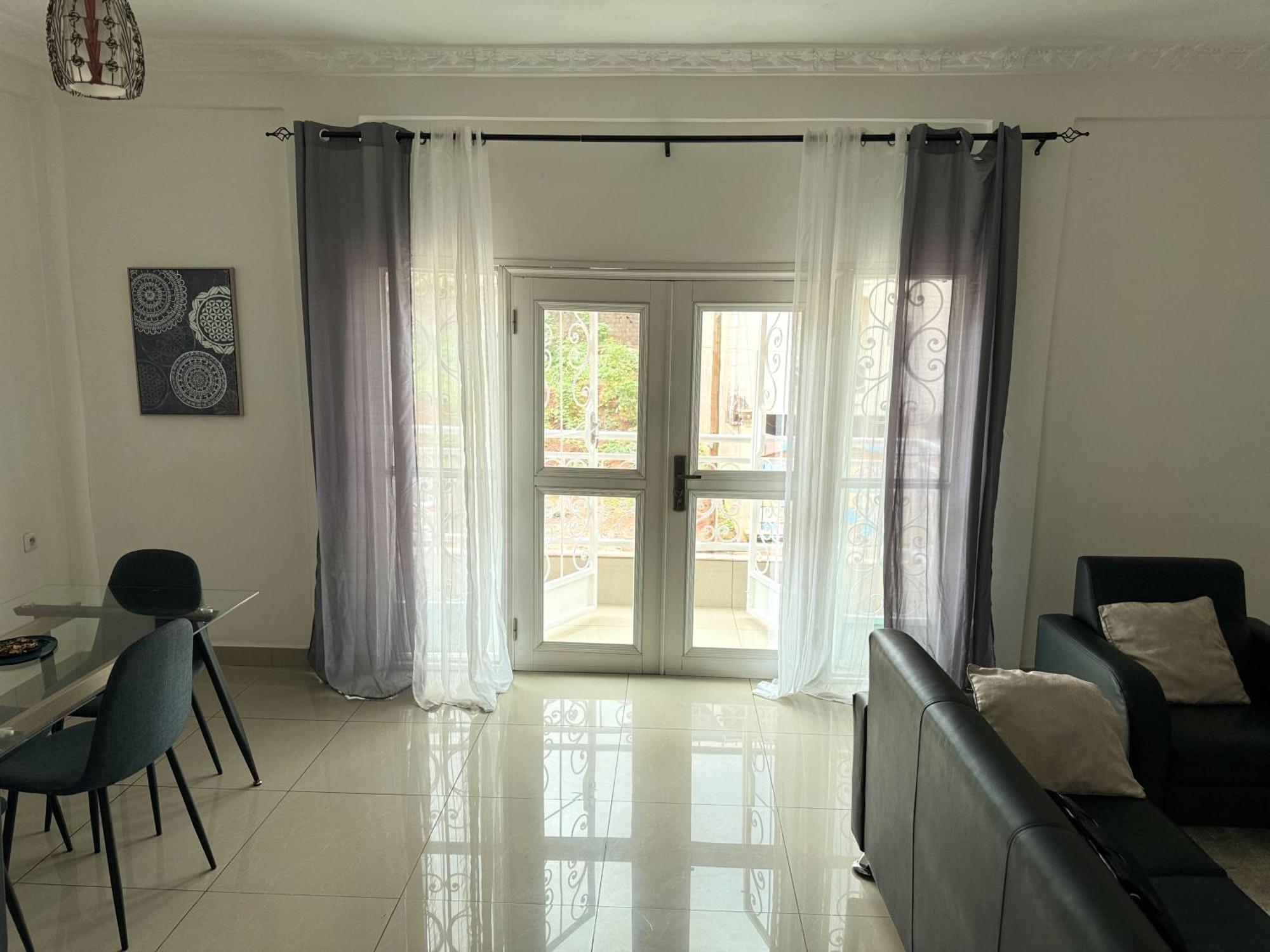 Appartements Modernes, Wifi, Tv - Yaounde, Omnisports Εξωτερικό φωτογραφία