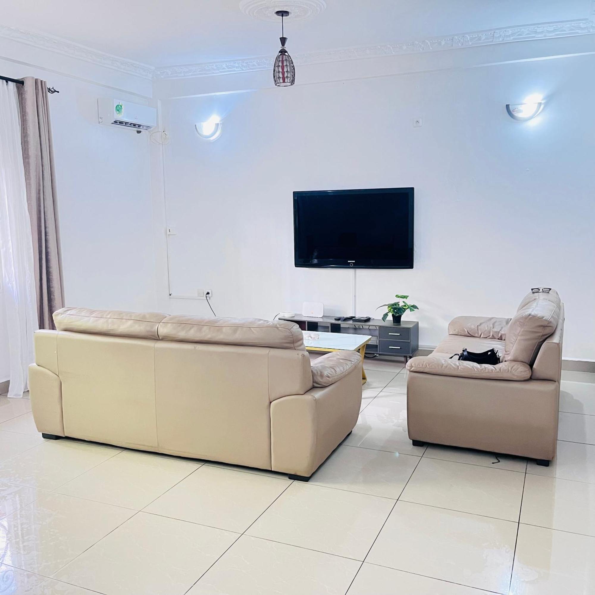 Appartements Modernes, Wifi, Tv - Yaounde, Omnisports Εξωτερικό φωτογραφία
