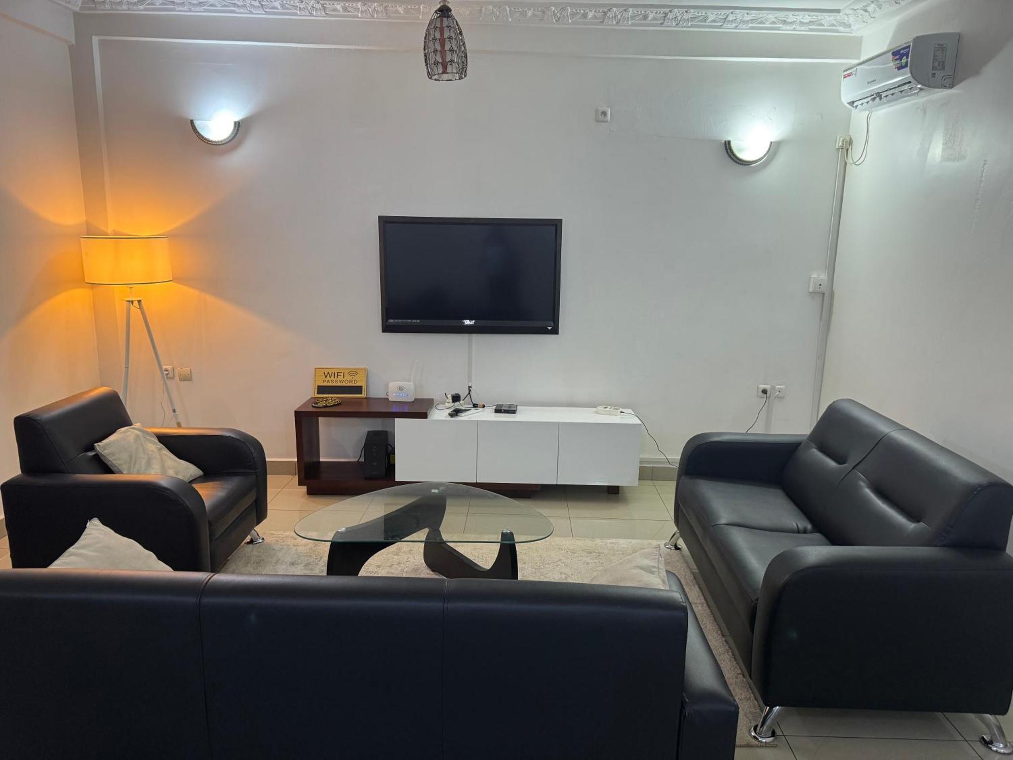 Appartements Modernes, Wifi, Tv - Yaounde, Omnisports Εξωτερικό φωτογραφία